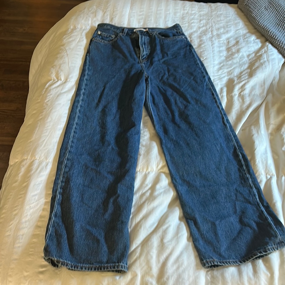 Levi’s High Loose / Dark Wash size 28/29